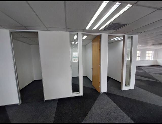 386M² OFFICE TO LET IN BRYANSTON